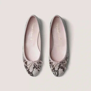 * PRETTY‎ BALLERINAS* Flats Snake Print Sz 36
